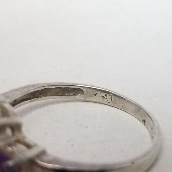 Vintage Sterling Silver Blue and Purple Rhinestone Three Stone Ring, Size 6 Band - Picture 4 of 10